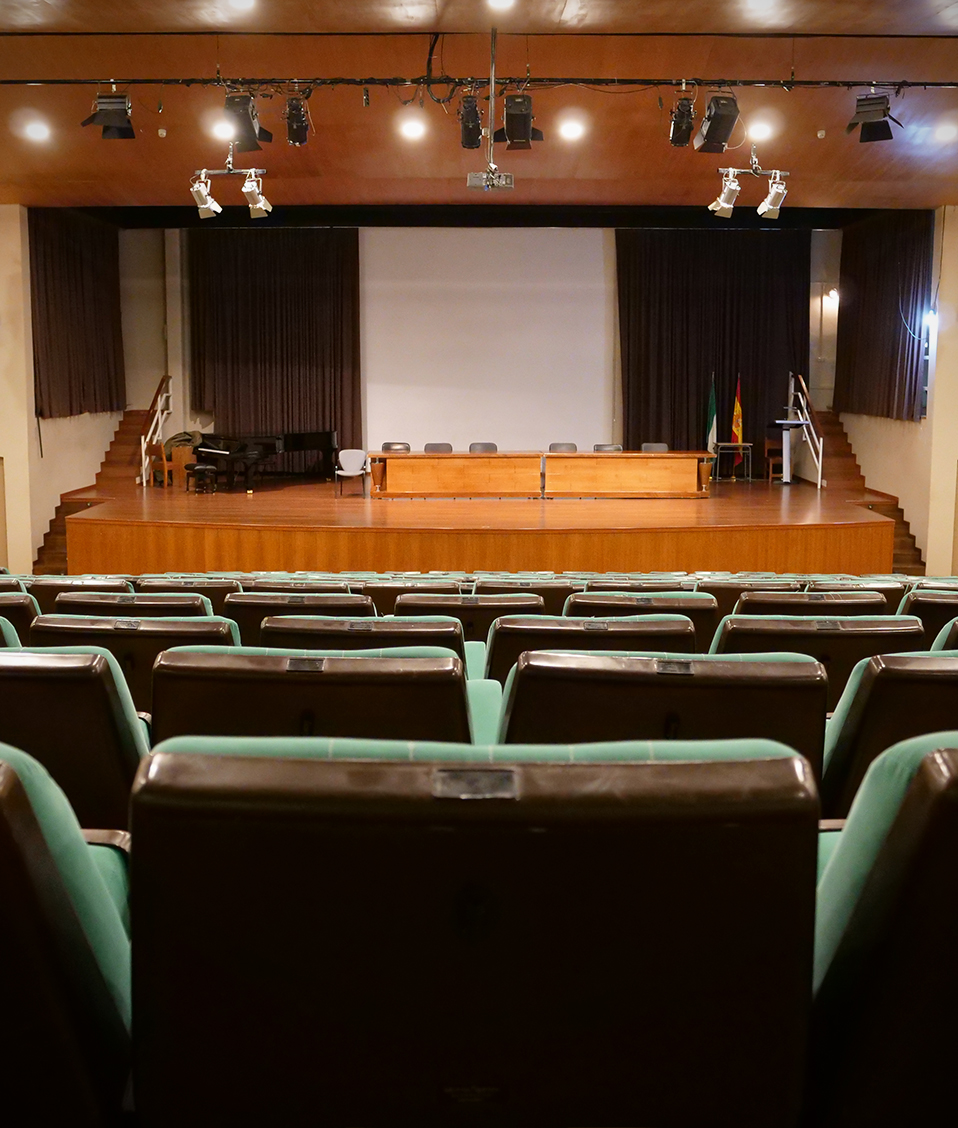 Sala donde se llevan a cabo diferentes charlas o celebraciones en la Facultad de Filosofía y Letras